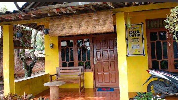 Penjahit Dua Putri